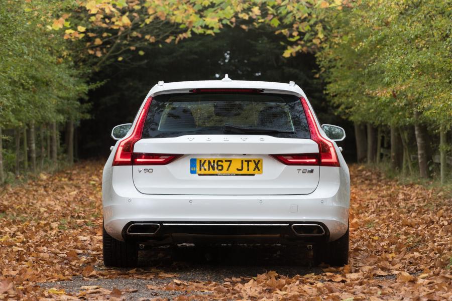  Volvo V90 T8 Inscription 2017 года  (UK) (фото 20 из 28)
